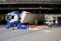 LKW blieb unter Bruecke haengen Koeln Ehrenfeld Innere Kanalstr Hornstr P016